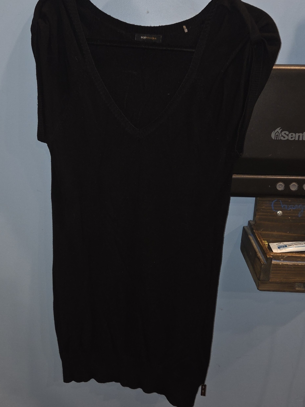 BCBGMaxAzria Black V-Neck Short Sleeve Vest
